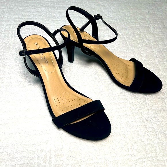 Solanz Shoes - Solanz Comfort black strappy ankle strap heels 8.5